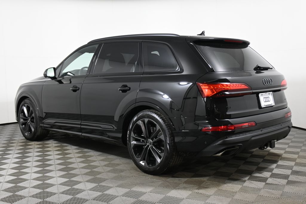 Thumbnail: 2026 Audi Q7 - 4