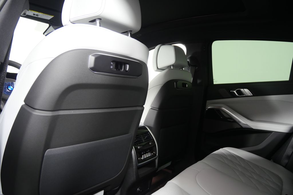 Thumbnail: 2026 BMW X6 - 17