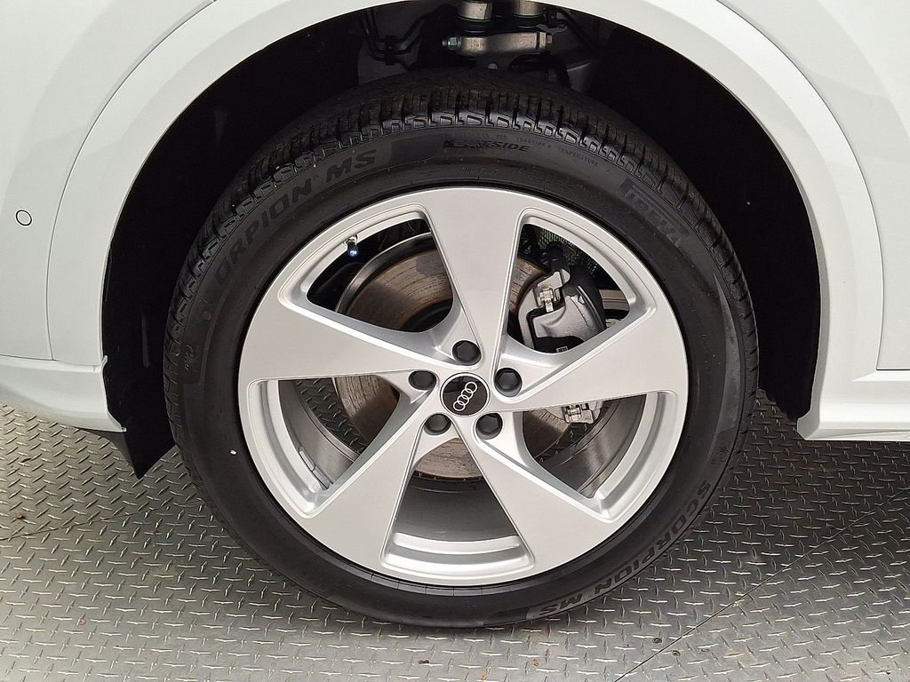 Thumbnail: 2025 Audi Q5 - 5