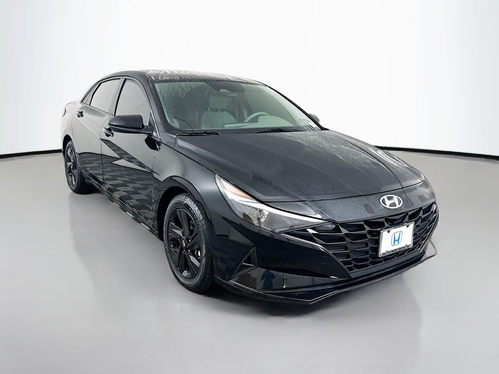 Thumbnail: 2023 Hyundai Elantra - 3