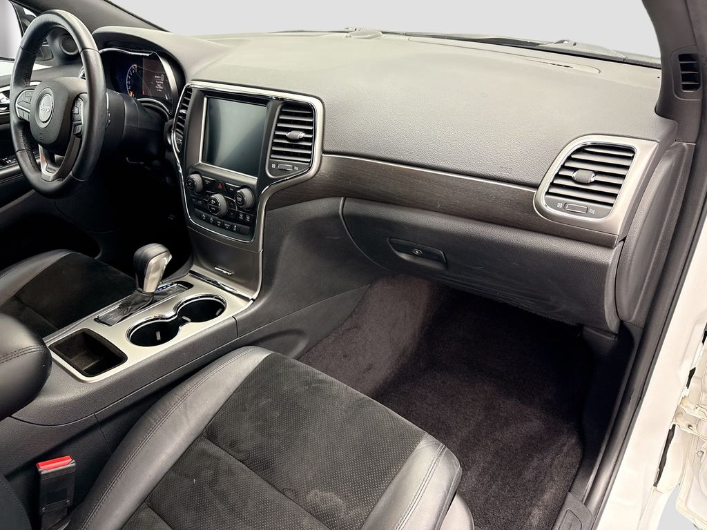 Thumbnail: 2017 Jeep Grand Cherokee - 15