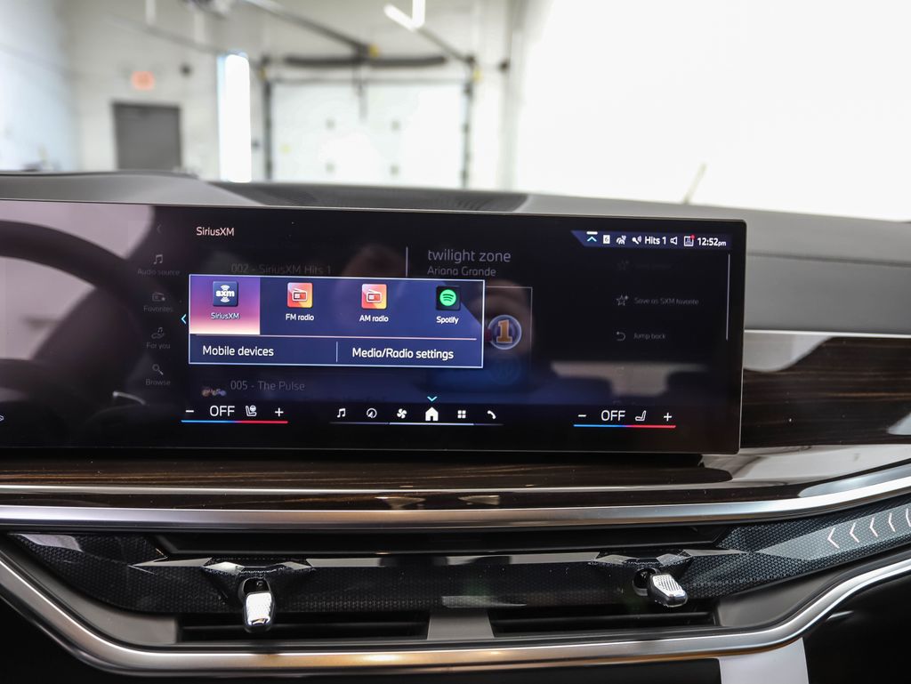 Thumbnail: 2026 BMW X5 - 16