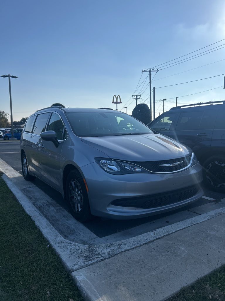 Thumbnail: 2021 Chrysler Voyager - 3