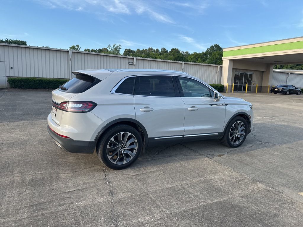 2022 Ceramic Pearl Metallic Tinted Clearcoat Lincoln Nautilus Reserve FWD SUV