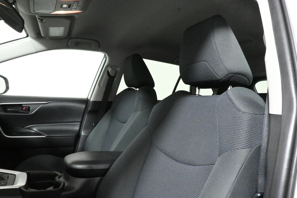 Thumbnail: 2019 Toyota RAV4 - 4