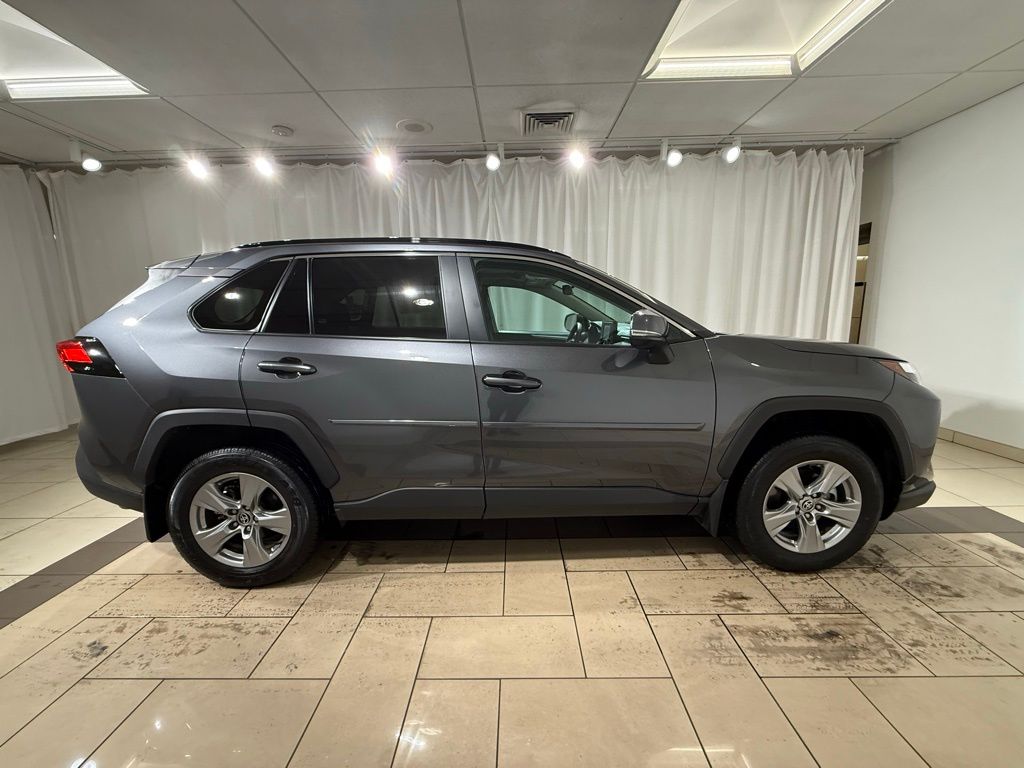 Thumbnail: 2022 Toyota RAV4 - 6