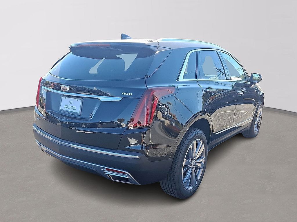 Thumbnail: 2025 Cadillac XT5 - 3