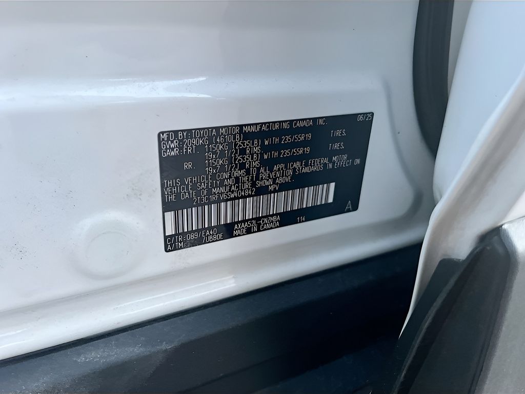 Used 2025 Beige Toyota XLE Premium image 33