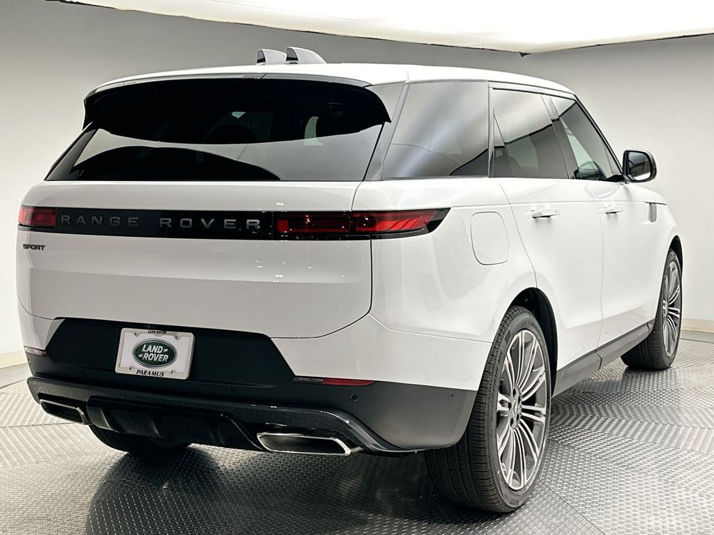 2025 Land Rover Range Rover Sport SE 2