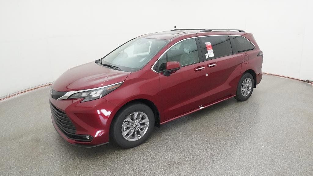 Thumbnail: 2025 Toyota Sienna - 1