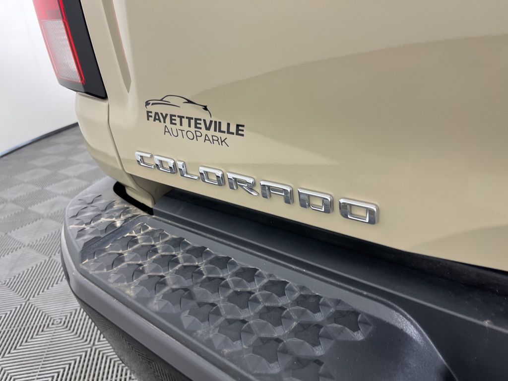 Thumbnail: 2024 Chevrolet Colorado - 20