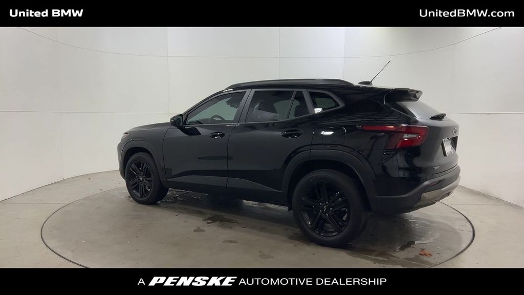 Thumbnail: 2024 Chevrolet Trax - 6