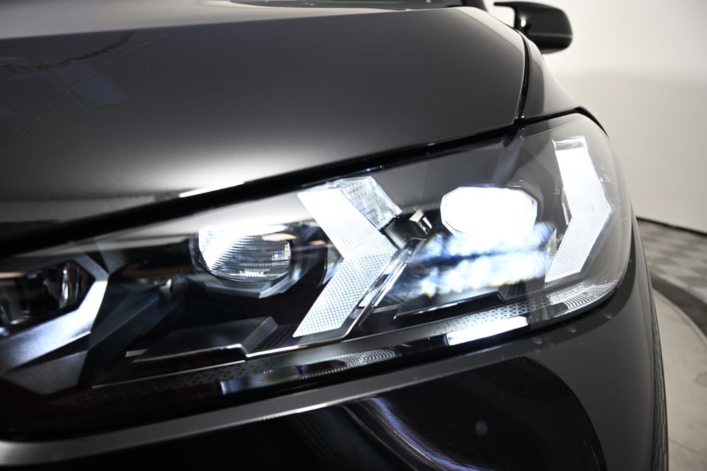 Thumbnail: 2026 BMW X5 - 9