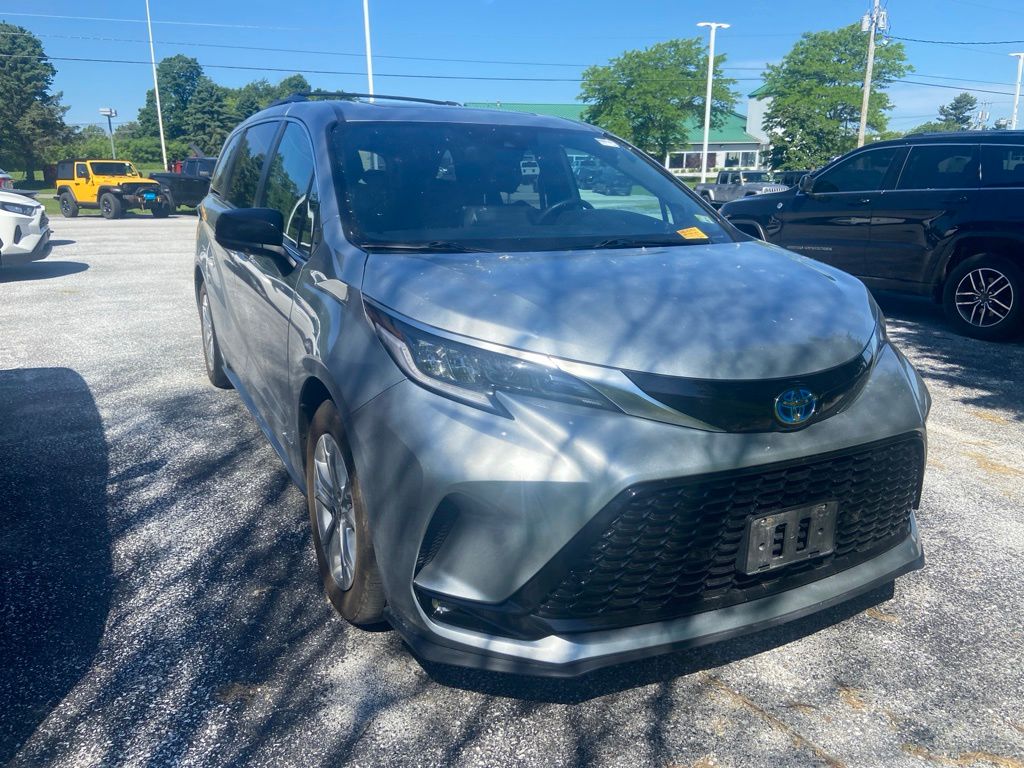 2021 Toyota Sienna — photo 1