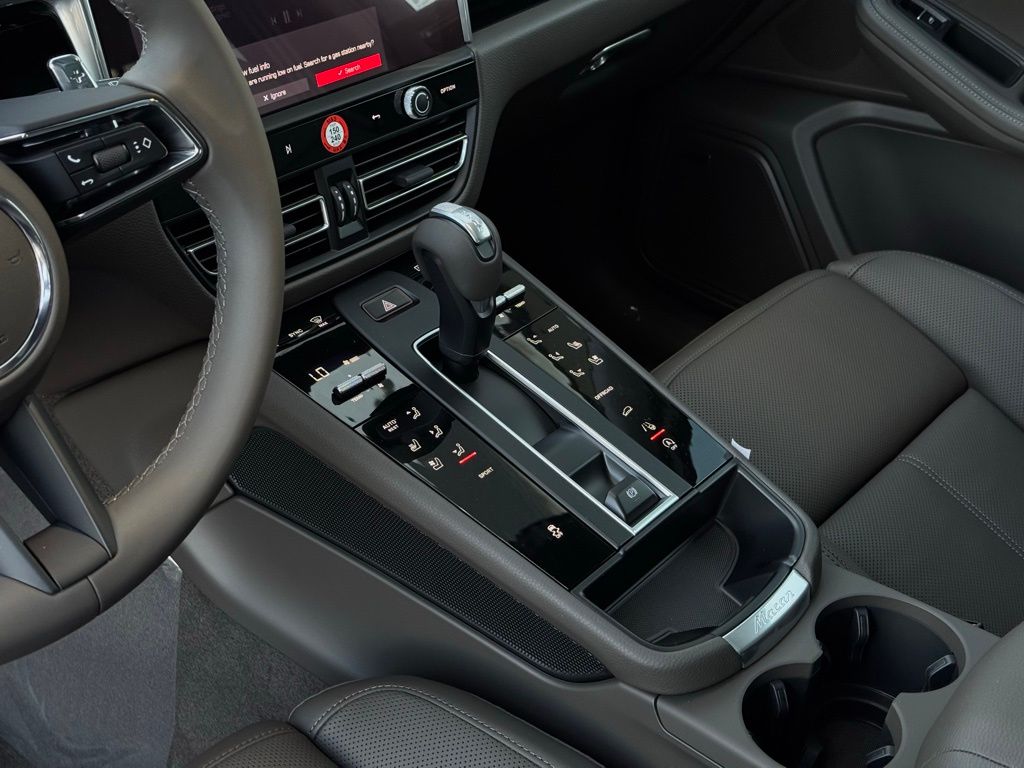 Used 2026  Porsche  image 29