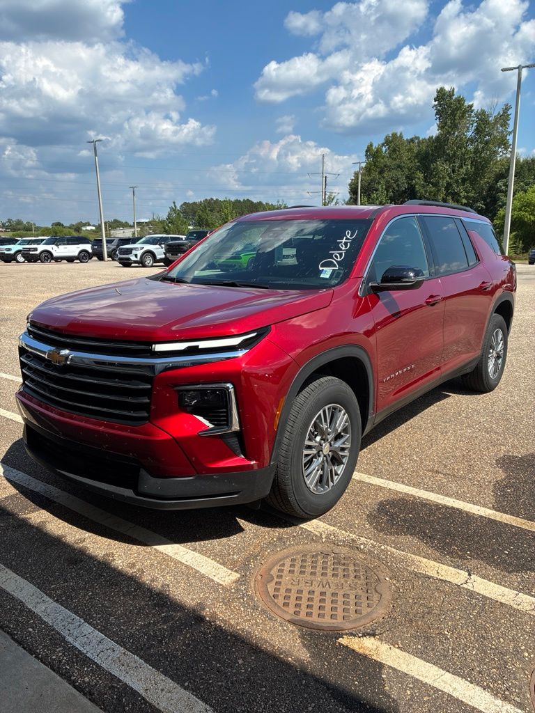 Radiant Red Tintcoat 2026 Chevrolet Traverse SUV / Crossover Four-Wheel Drive 8-Speed Automatic