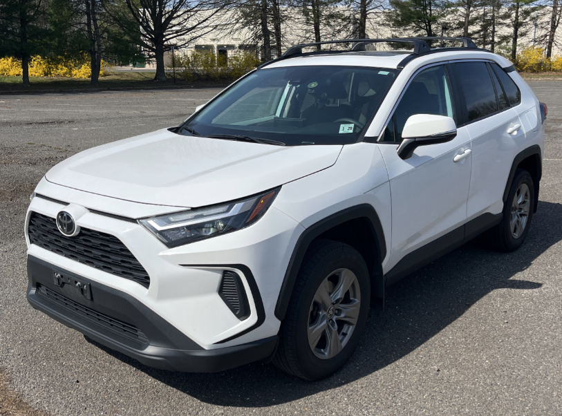 Ice Cap 2024 Toyota RAV4 XLE AWD SUV / Crossover All-Wheel Drive 8-Speed Automatic
