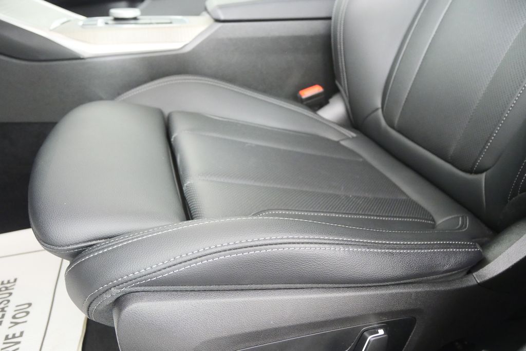 Thumbnail: 2025 BMW 3 Series - 10