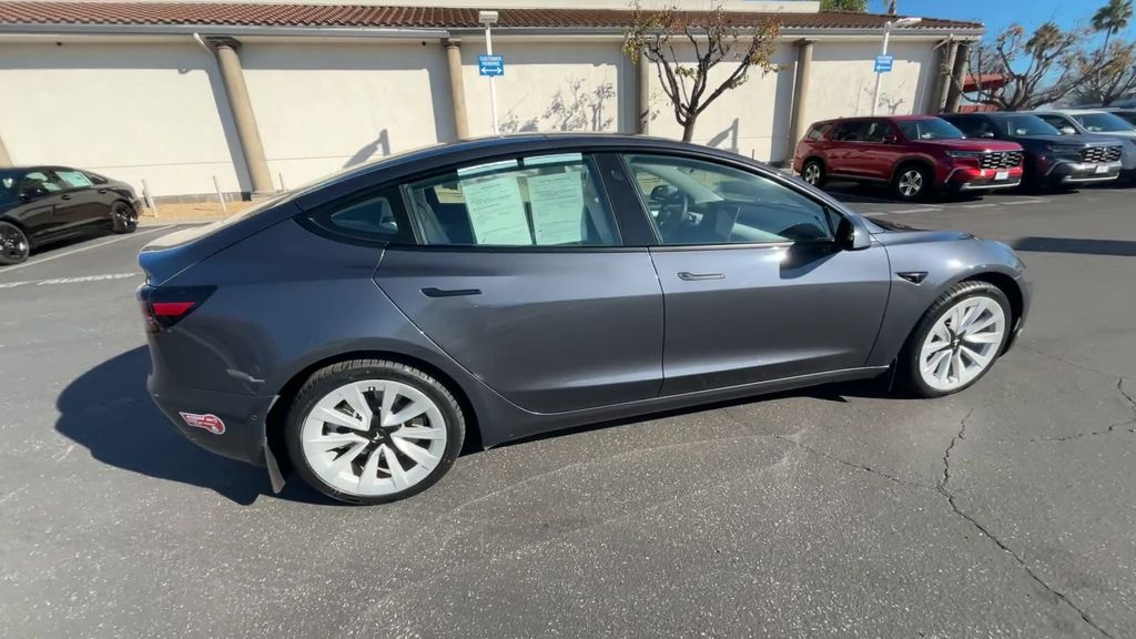 Thumbnail: 2022 Tesla Model 3 - 9