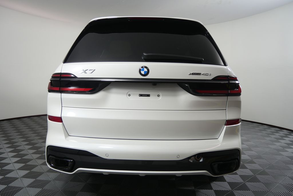 Thumbnail: 2026 BMW X7 - 4
