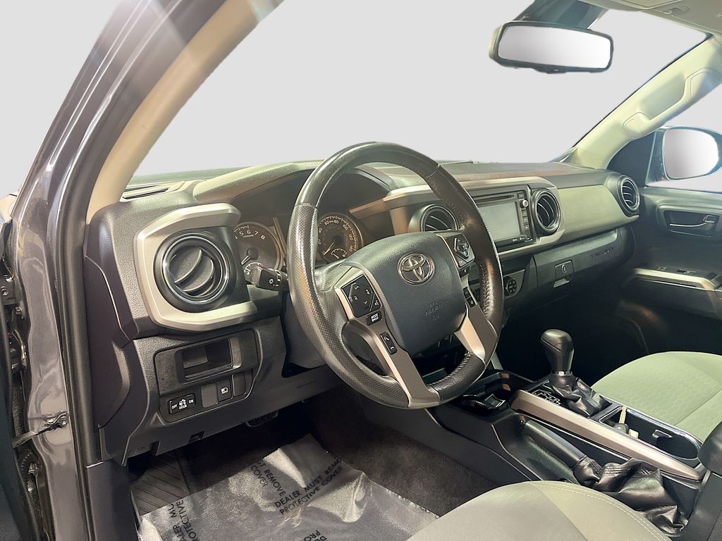 Used 2019 Gray Toyota SR5 image 9