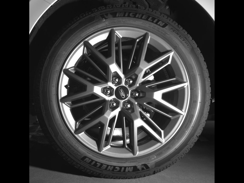 New 2027 Star White Metallic Tri-Coat Ford Platinum image 9