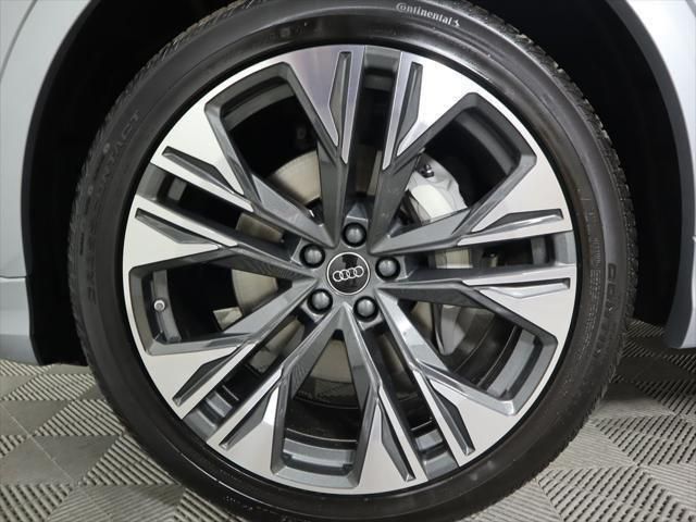 Thumbnail: 2025 Audi Q8 - 31