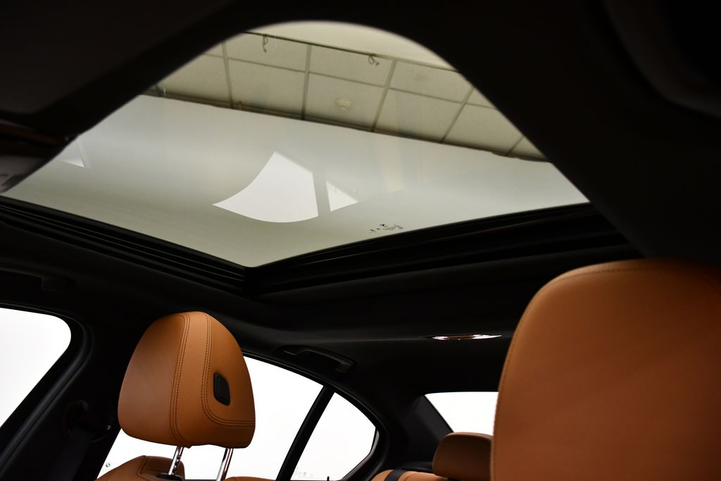 Thumbnail: 2025 BMW 3 Series - 17