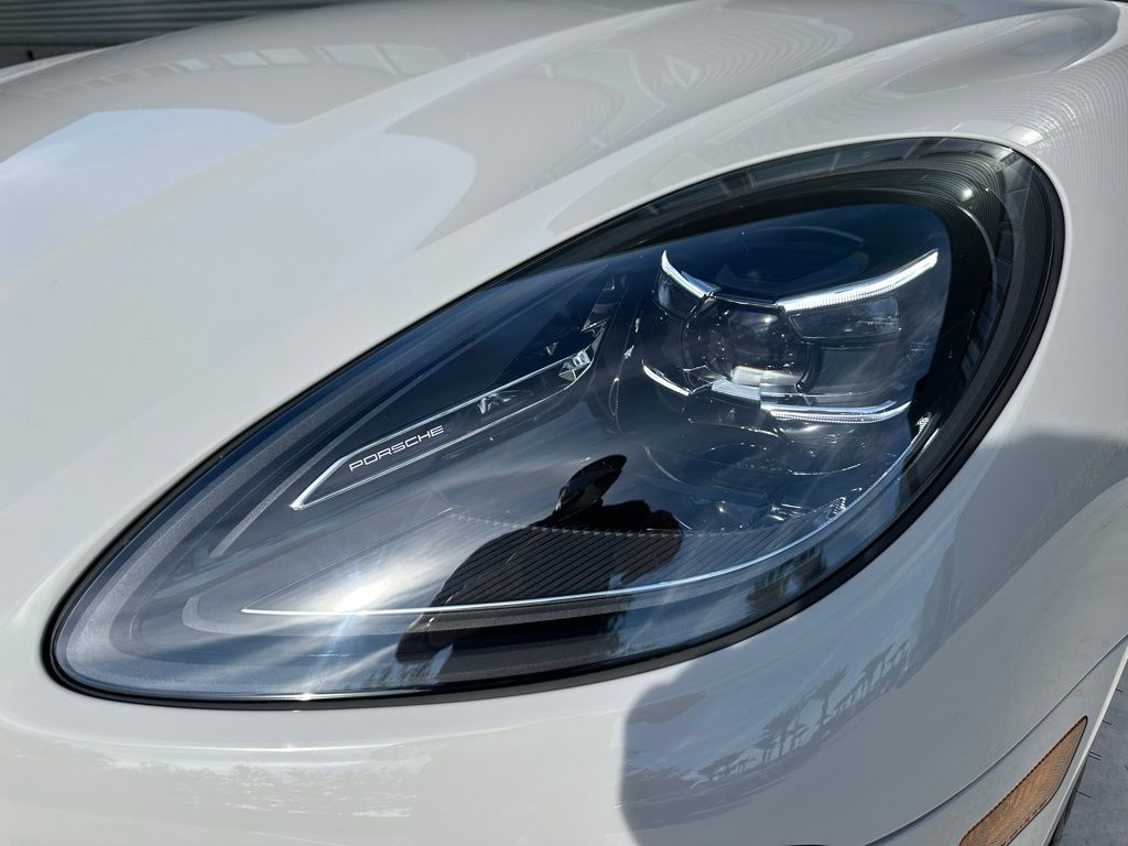 Thumbnail: 2026 Porsche Macan - 13