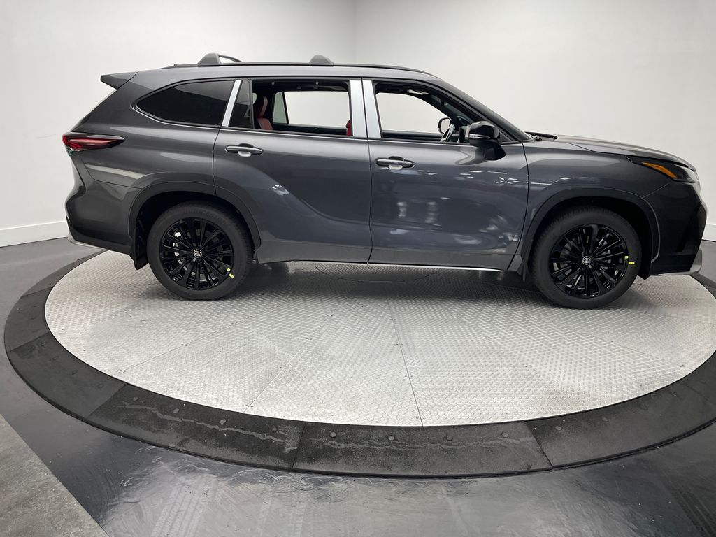 Thumbnail: 2025 Toyota Highlander - 4