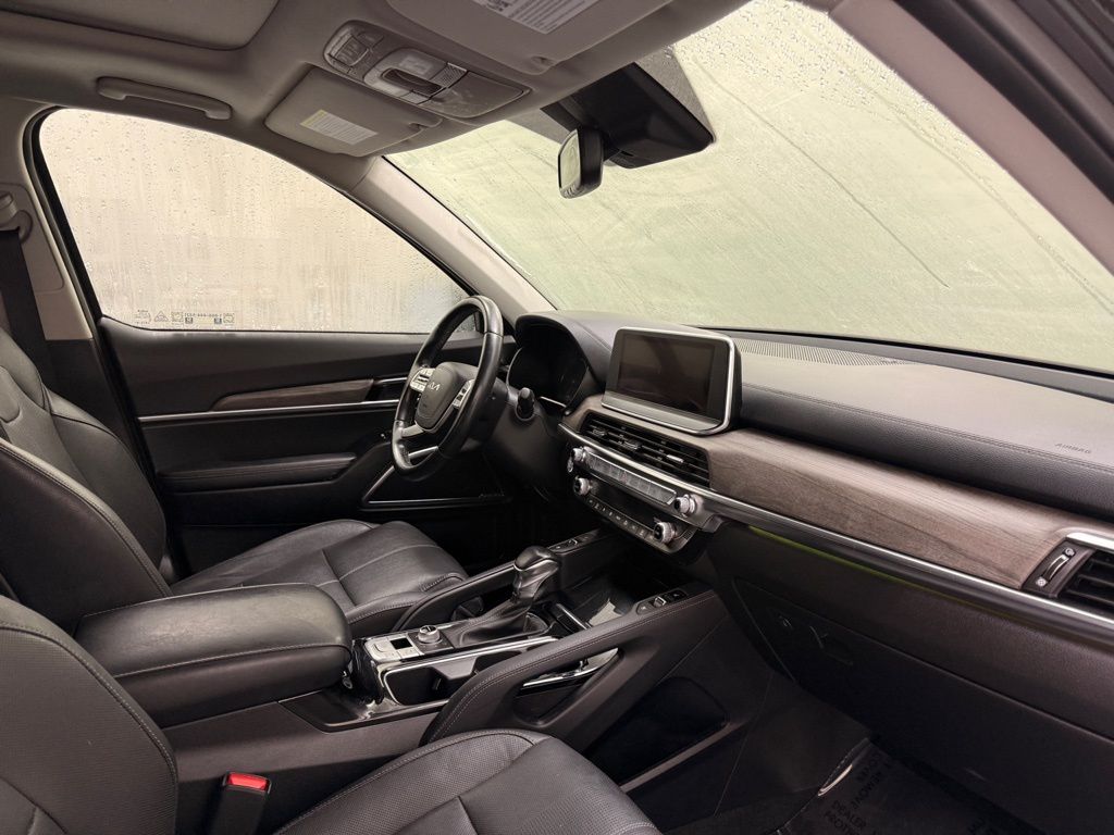 Thumbnail: 2022 Kia Telluride - 30