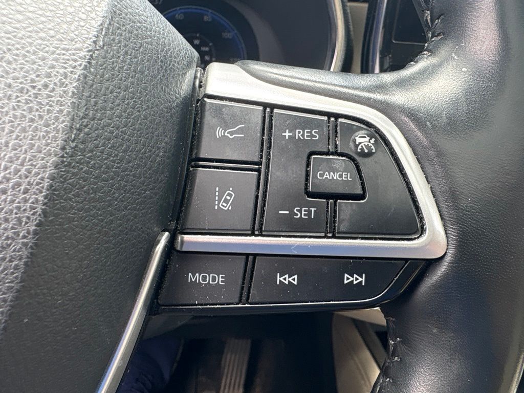Used 2023  Toyota Platinum image 19