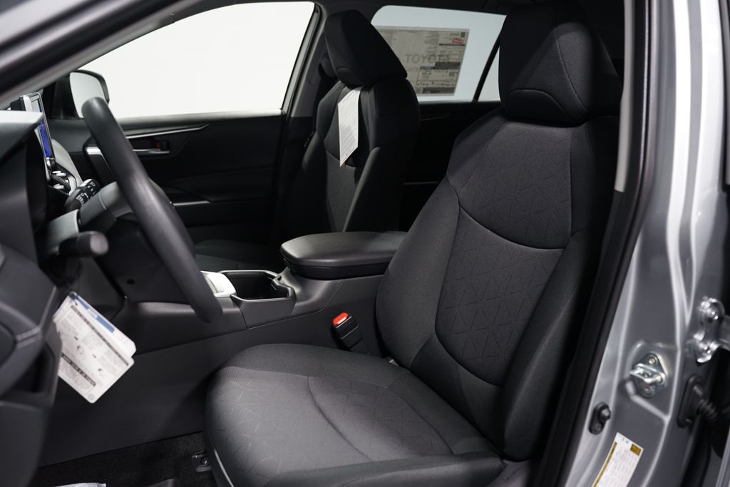 Thumbnail: 2025 Toyota RAV4 - 27