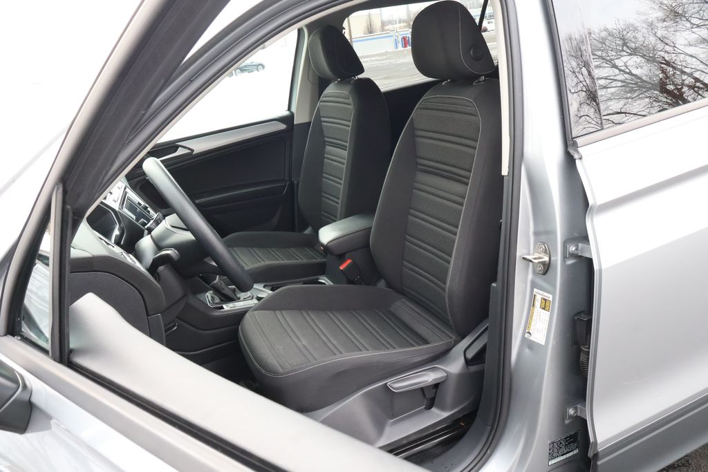 Thumbnail: 2022 Volkswagen Tiguan - 28