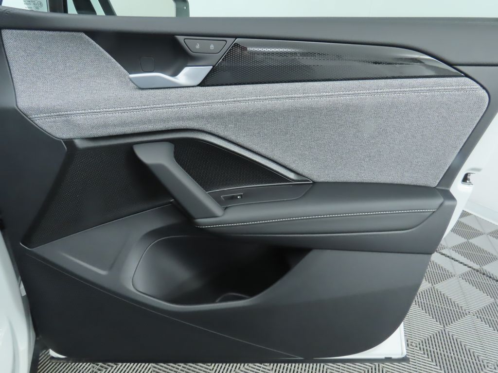 Thumbnail: 2025 Volkswagen Tiguan - 26