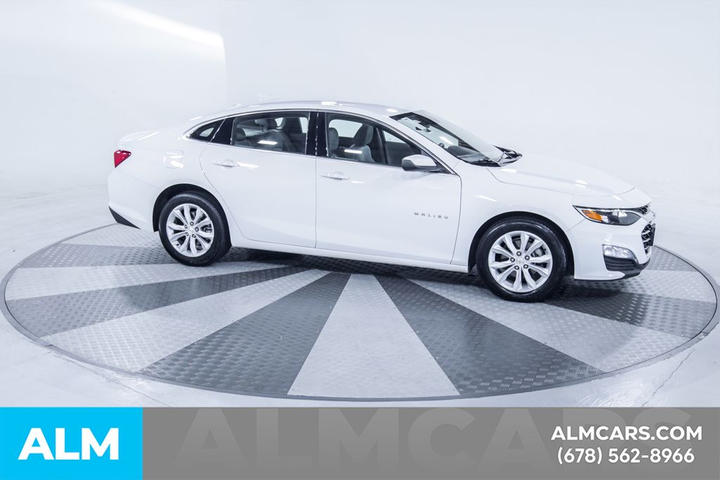 Used 2025 White Chevrolet LT image 13
