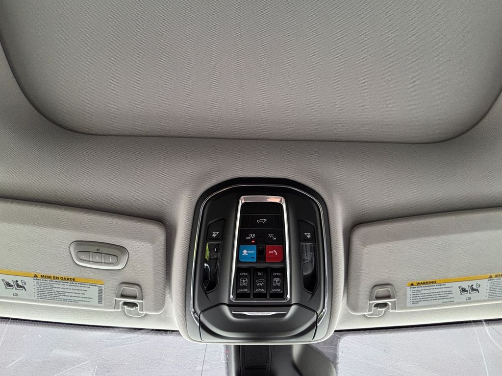 Used Car 2022 Jeep Grand Cherokee  Limited For Sale Under $30,000 In Austin, Texas