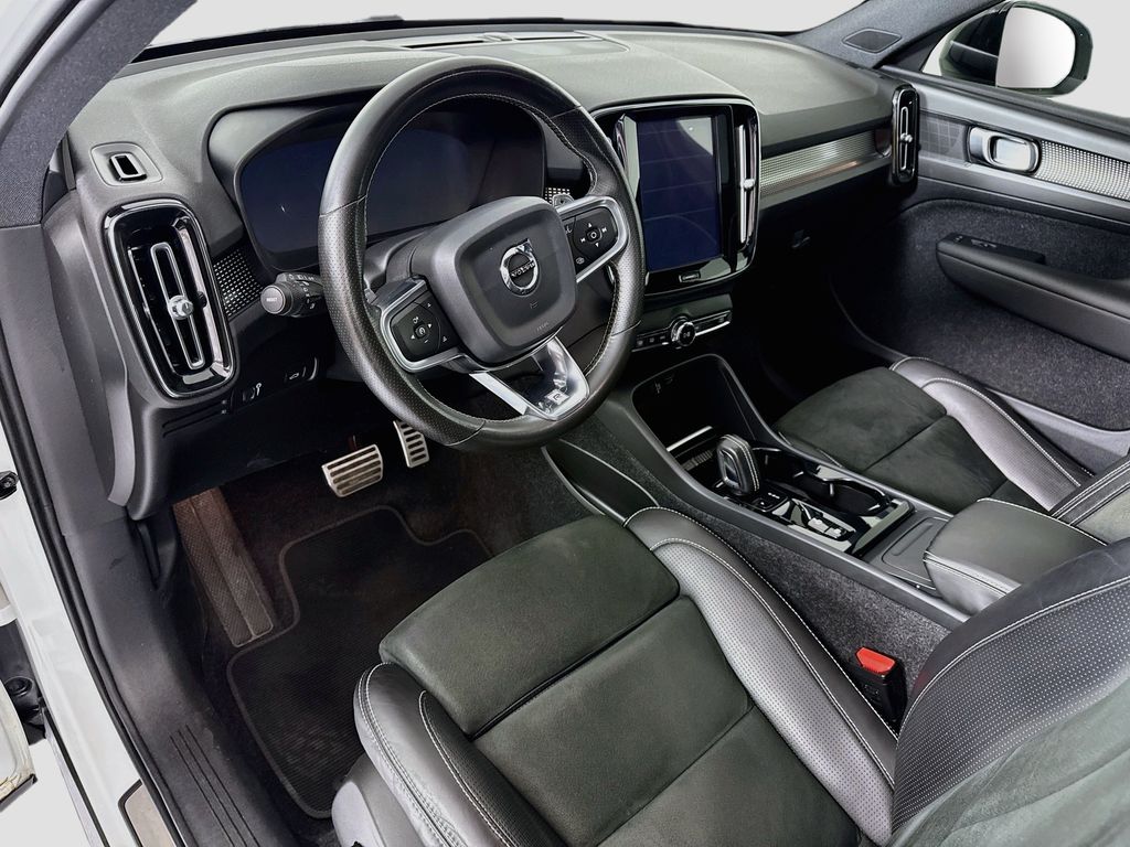 Thumbnail: 2019 Volvo XC40 - 9