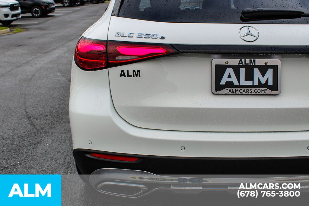 Used 2025 White Mercedes-Benz GLC 350e image 13