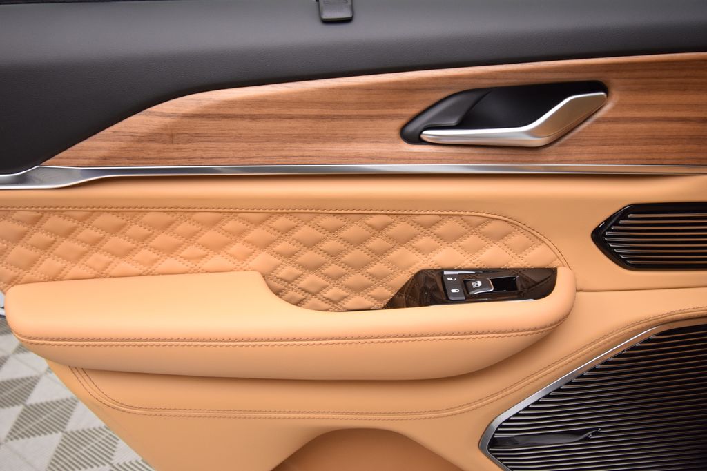 new 2025 Jeep Grand Cherokee car, priced at $63,954