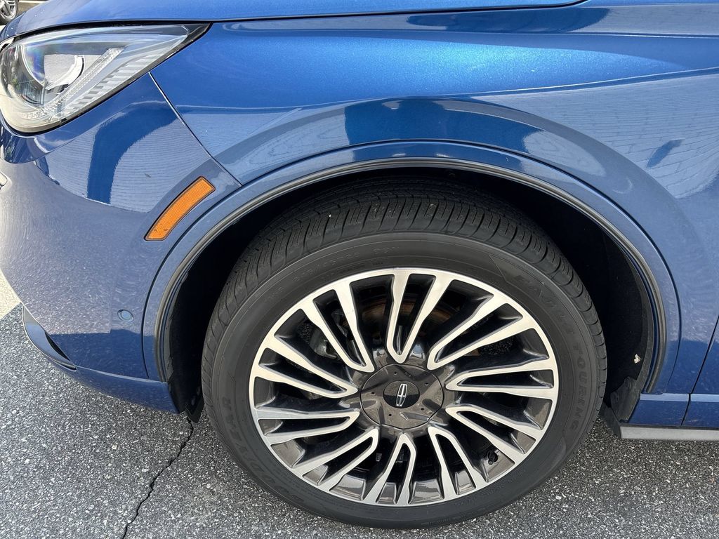 Used 2021 Blue Lincoln Standard image 19