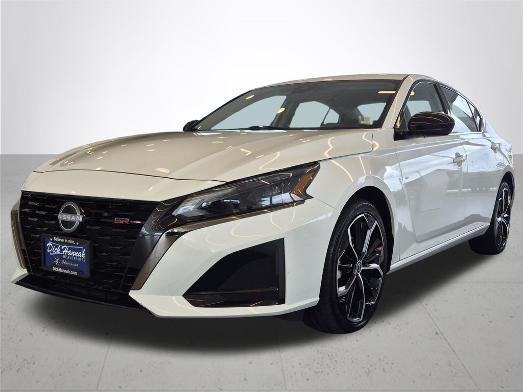 2025 Nissan Altima 2.5 SR