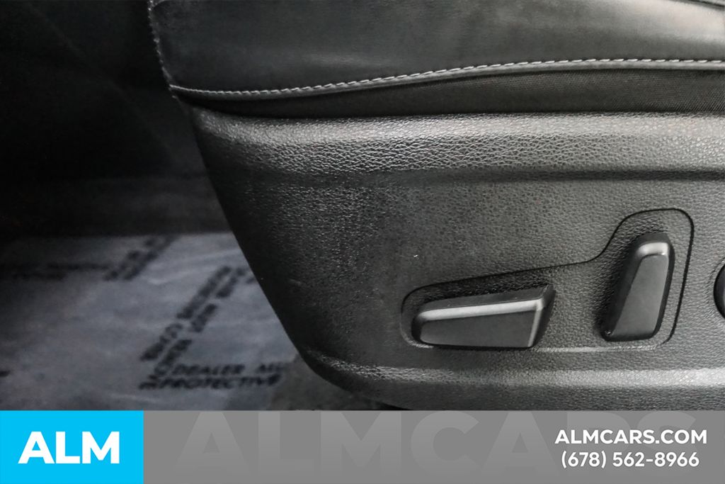 Used 2025 Black Kia S image 34
