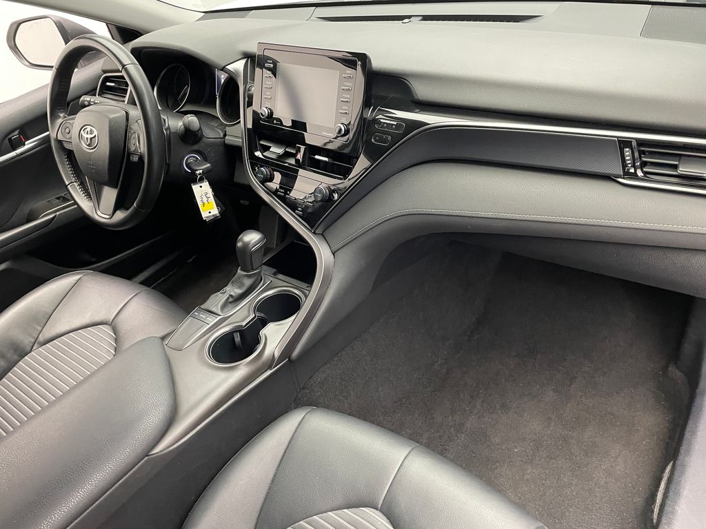 2023 Toyota Camry SE 16