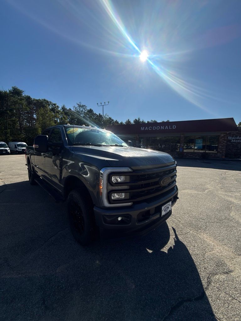 2023 Ford F-350 Super Duty XLT Crew Cab 4WD