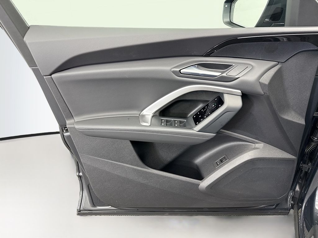 Thumbnail: 2025 Audi Q5 - 23