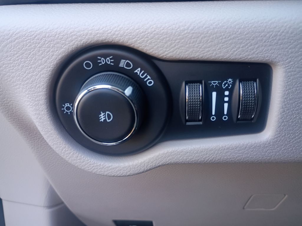 Used Car 2022 Chrysler Pacifica Hybrid  Limited For Sale Under $30,000 In Austin, Texas