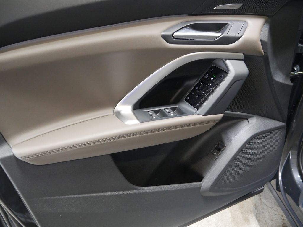 Thumbnail: 2026 Audi Q5 - 14