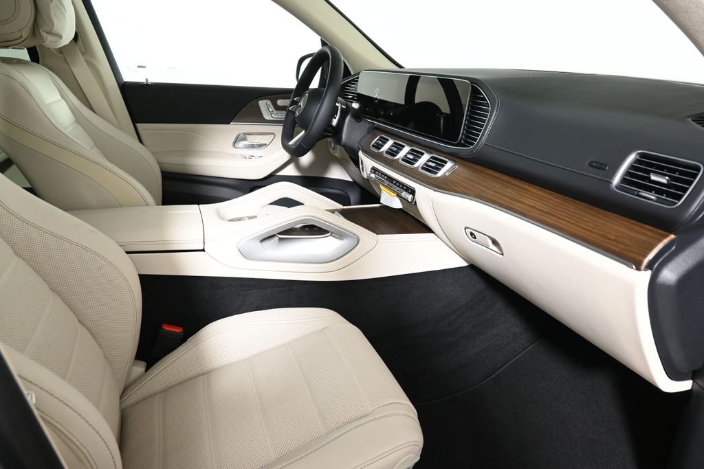 Thumbnail: 2026 Mercedes-Benz GLS - 21