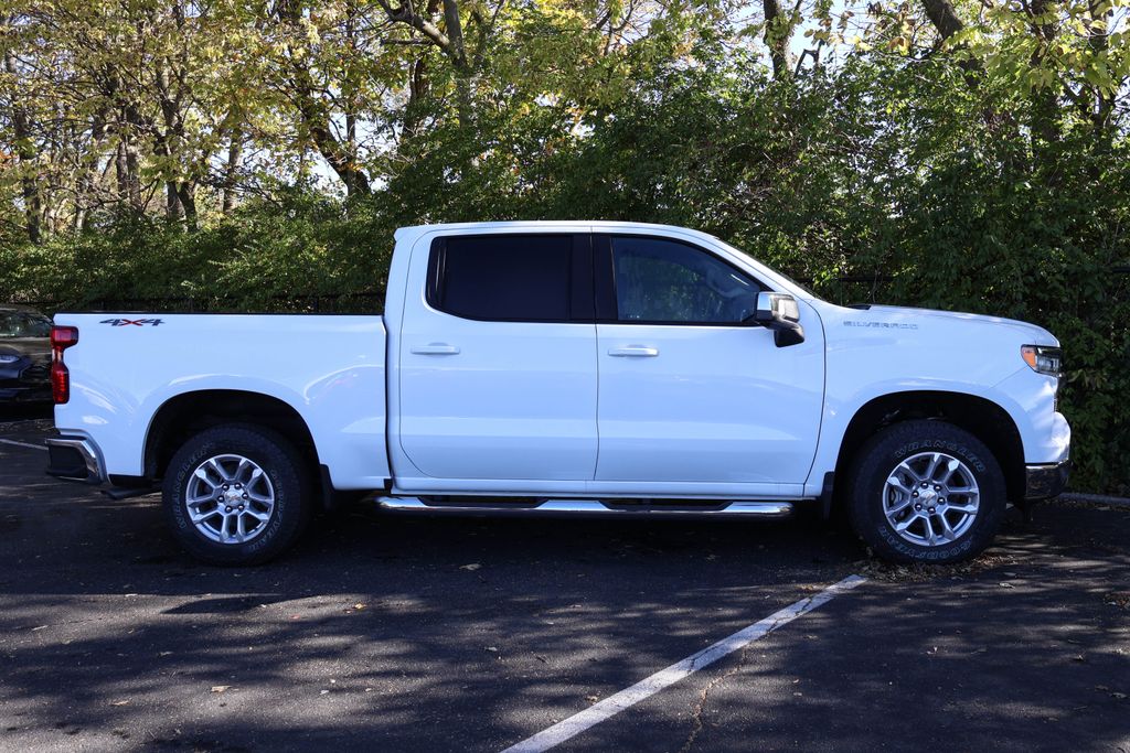 2025 Chevrolet Silverado 1500 LT 9